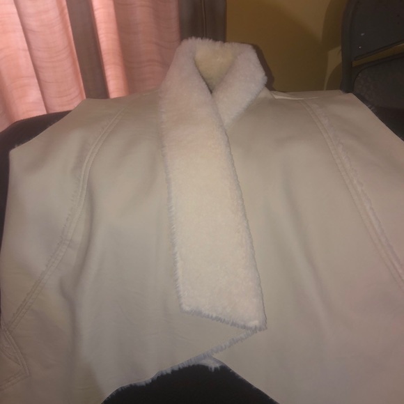 Leather vest - Picture 2 of 3